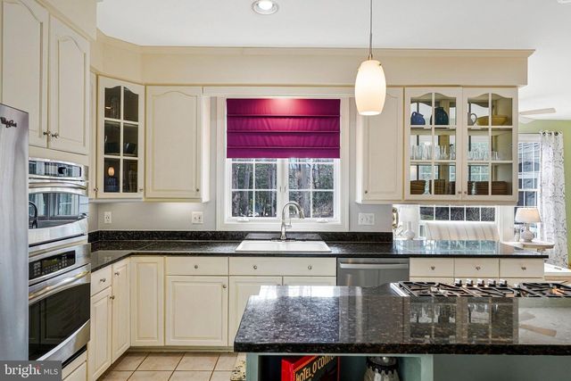 3303 LAUREN OAKS CT, Oak Hill, VA 20171