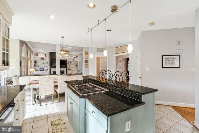 3303 LAUREN OAKS CT, Oak Hill, VA 20171