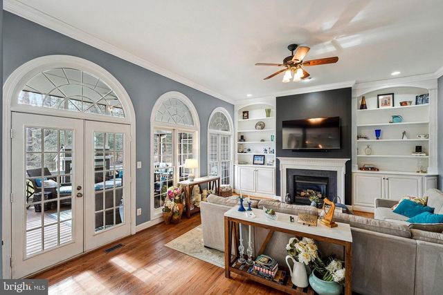 3303 LAUREN OAKS CT, Oak Hill, VA 20171