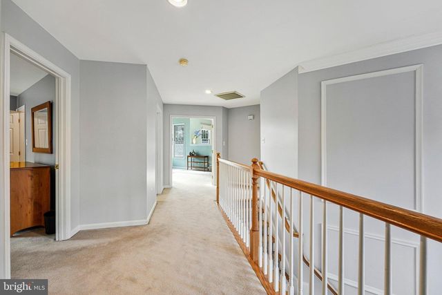 3303 LAUREN OAKS CT, Oak Hill, VA 20171