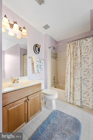 3303 LAUREN OAKS CT, Oak Hill, VA 20171