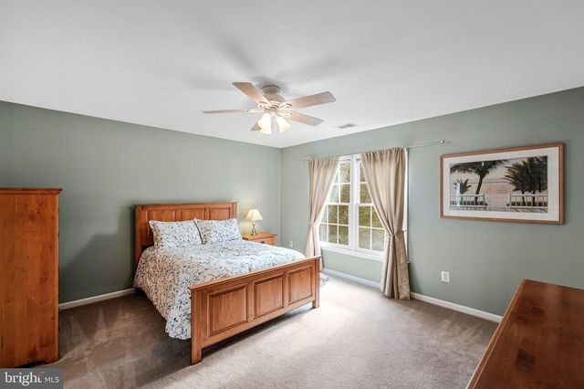 3303 LAUREN OAKS CT, Oak Hill, VA 20171