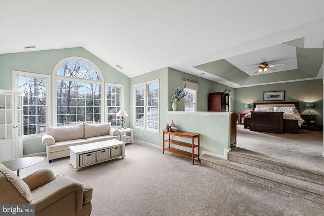 3303 LAUREN OAKS CT, Oak Hill, VA 20171