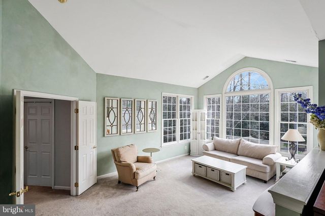 3303 LAUREN OAKS CT, Oak Hill, VA 20171