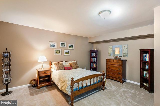 3303 LAUREN OAKS CT, Oak Hill, VA 20171