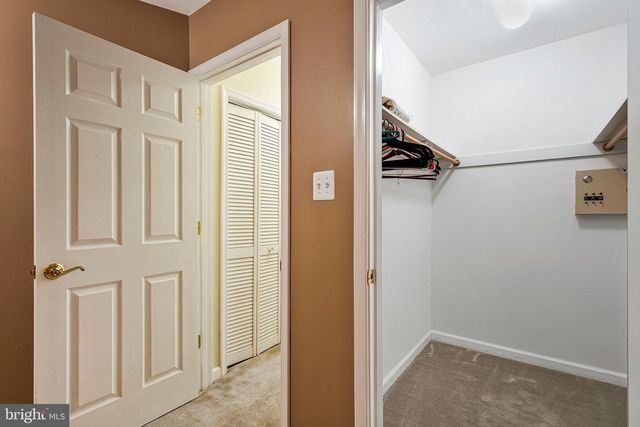 3303 LAUREN OAKS CT, Oak Hill, VA 20171