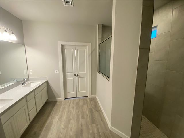 109 Highwood Dr, Rockport, TX 78382