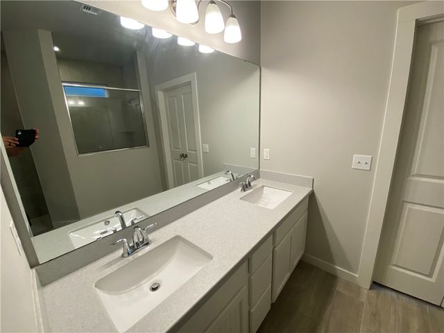 109 Highwood Dr, Rockport, TX 78382