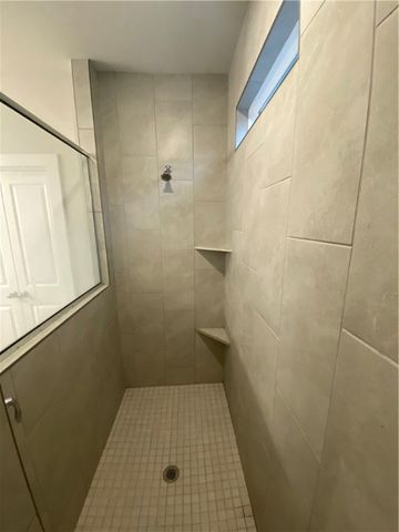 109 Highwood Dr, Rockport, TX 78382