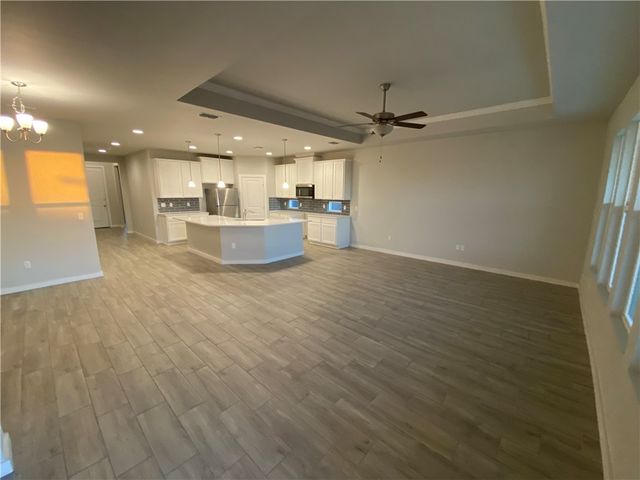 109 Highwood Dr, Rockport, TX 78382