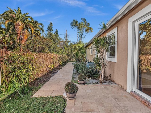 2807 Frederick Boulevard, Delray Beach, FL 33483