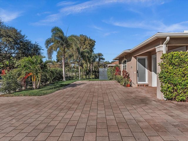 2807 Frederick Boulevard, Delray Beach, FL 33483