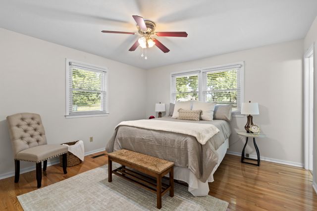 126 Robin Hood Rd, Dickson, TN 37055