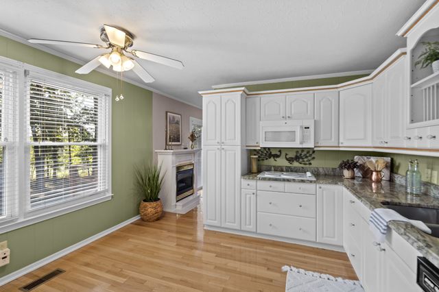 126 Robin Hood Rd, Dickson, TN 37055