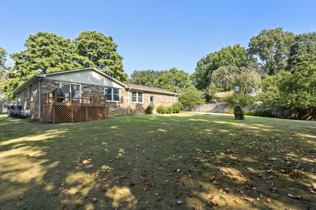 126 Robin Hood Rd, Dickson, TN 37055