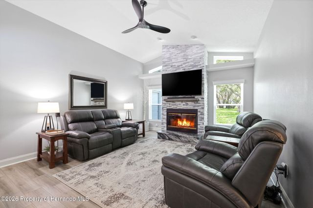 322 Hollow Oak Court, Spring Hill, FL 34609