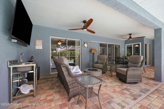 322 Hollow Oak Court, Spring Hill, FL 34609