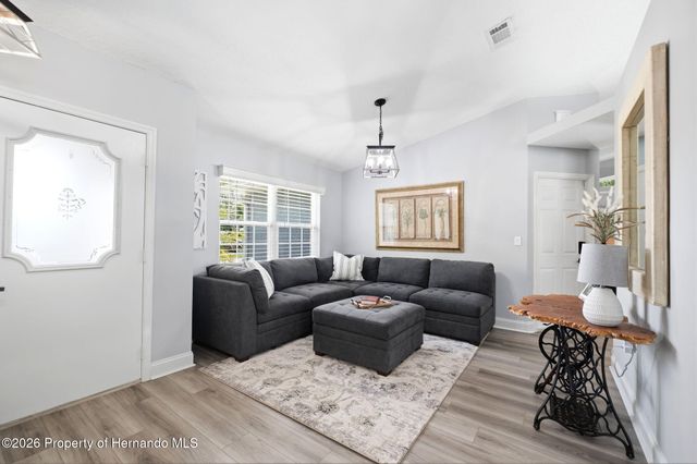 322 Hollow Oak Court, Spring Hill, FL 34609