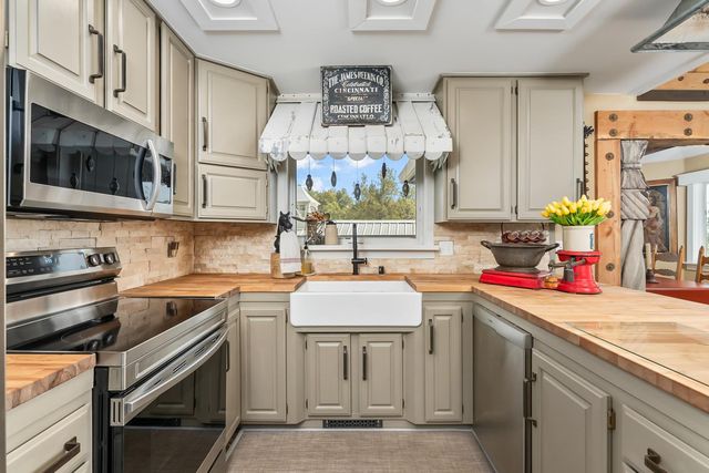 12865 Mierkey Rd, Pine Grove, CA 95665