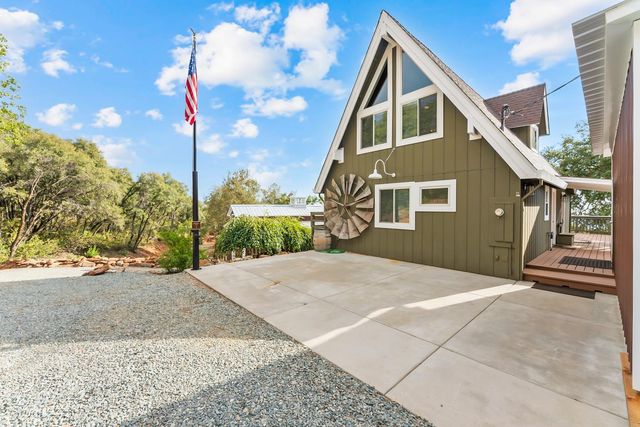 12865 Mierkey Rd, Pine Grove, CA 95665