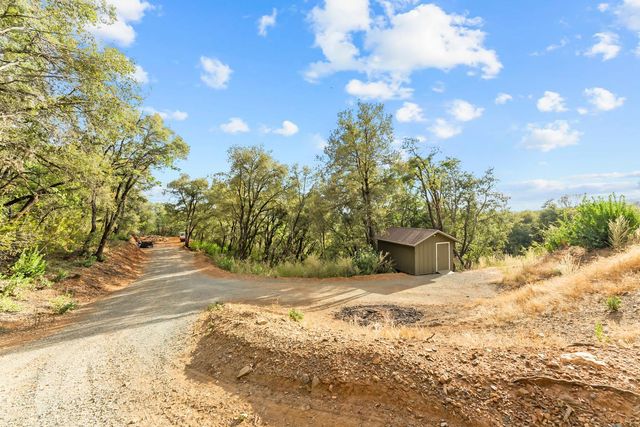 12865 Mierkey Rd, Pine Grove, CA 95665