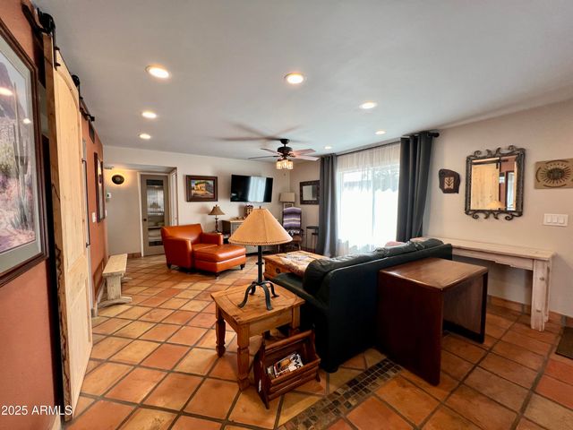 37801 N CAVE CREEK Road 23, Cave Creek, AZ 85331