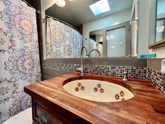 37801 N CAVE CREEK Road 23, Cave Creek, AZ 85331