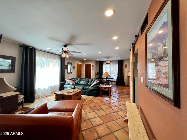 37801 N CAVE CREEK Road 23, Cave Creek, AZ 85331