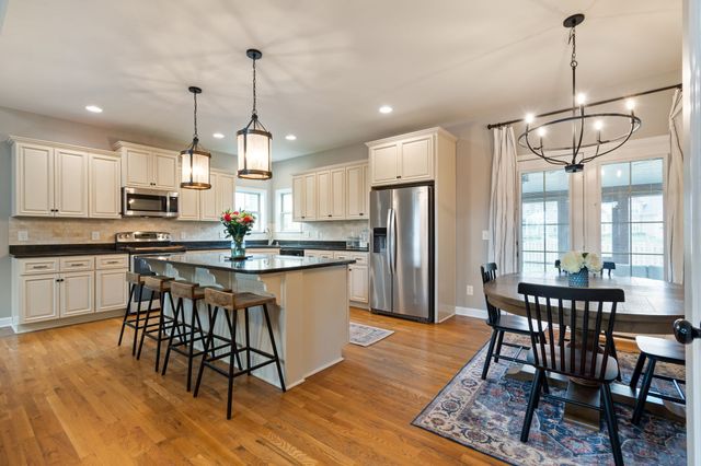 6013 Sanmar Dr, Spring Hill, TN 37174