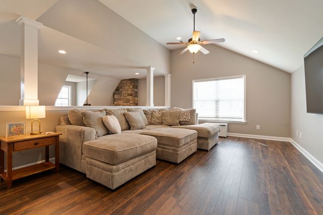 6013 Sanmar Dr, Spring Hill, TN 37174