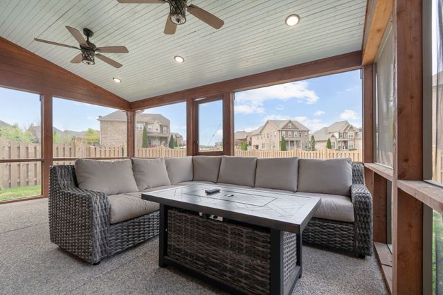 6013 Sanmar Dr, Spring Hill, TN 37174