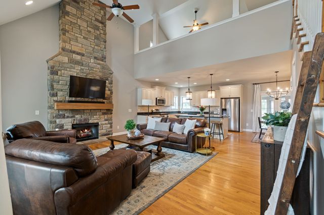 6013 Sanmar Dr, Spring Hill, TN 37174