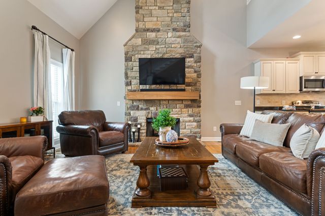 6013 Sanmar Dr, Spring Hill, TN 37174