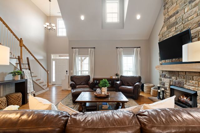 6013 Sanmar Dr, Spring Hill, TN 37174