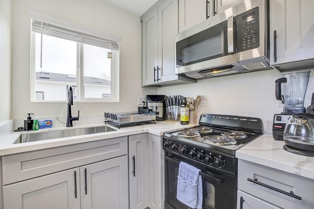 192 Aviador, Millbrae, CA 94030