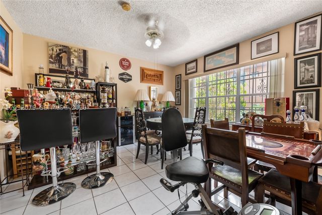 569 SW 5th St, Miami, FL 33130