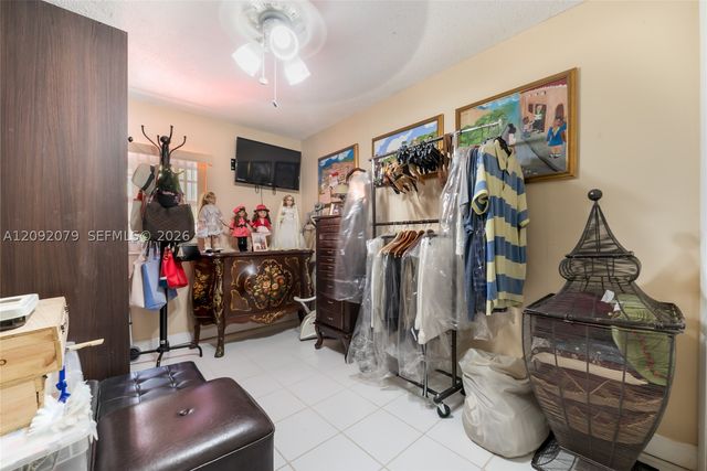 569 SW 5th St, Miami, FL 33130