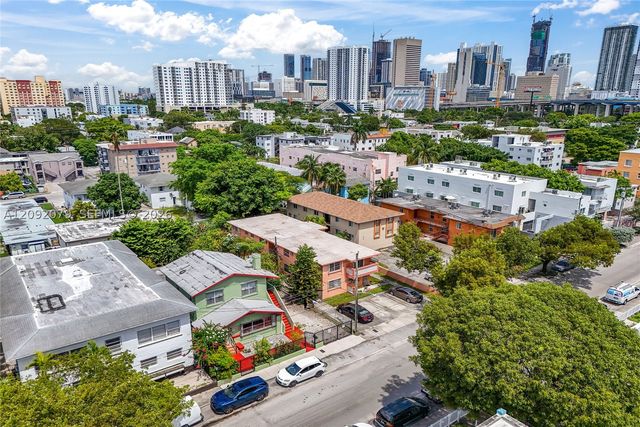 569 SW 5th St, Miami, FL 33130