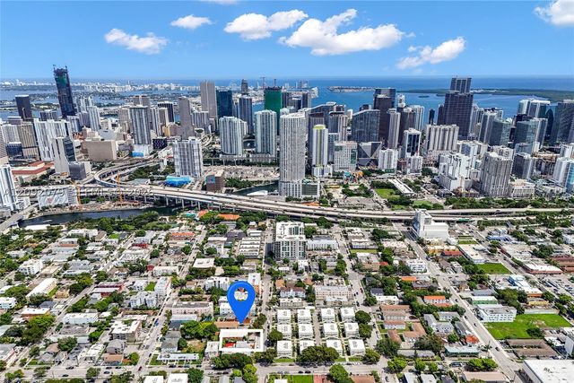 569 SW 5th St, Miami, FL 33130