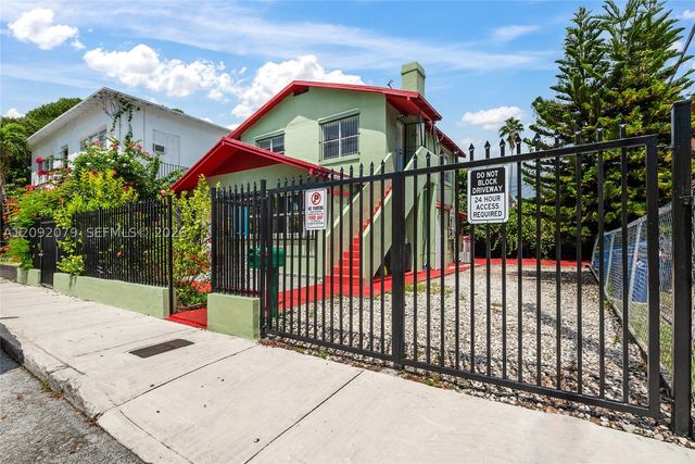 569 SW 5th St, Miami, FL 33130