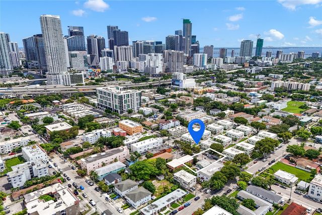 569 SW 5th St, Miami, FL 33130