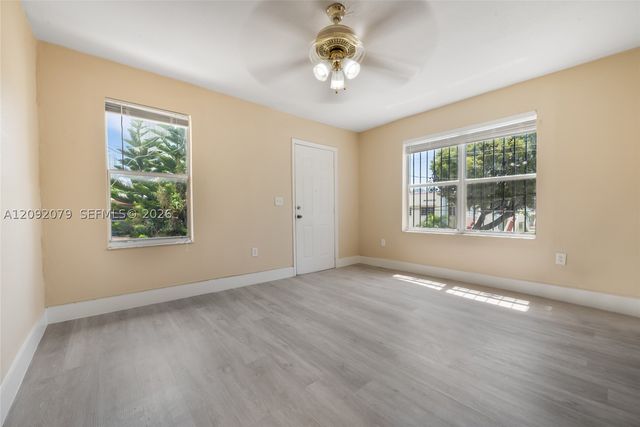 569 SW 5th St, Miami, FL 33130