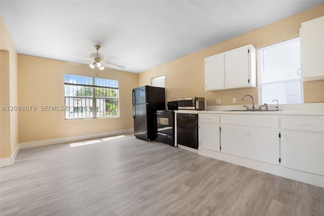569 SW 5th St, Miami, FL 33130