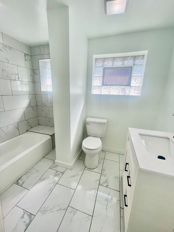 847 W 50th Street, Chicago, IL 60609