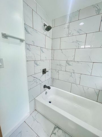 847 W 50th Street, Chicago, IL 60609