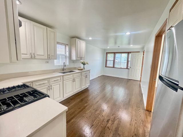 847 W 50th Street, Chicago, IL 60609