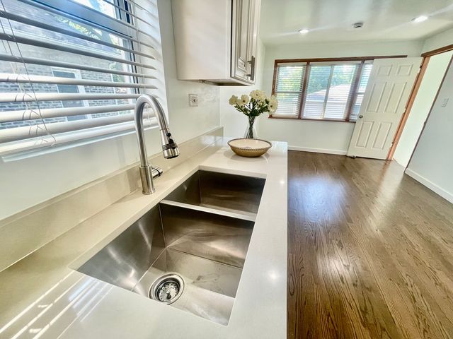 847 W 50th Street, Chicago, IL 60609