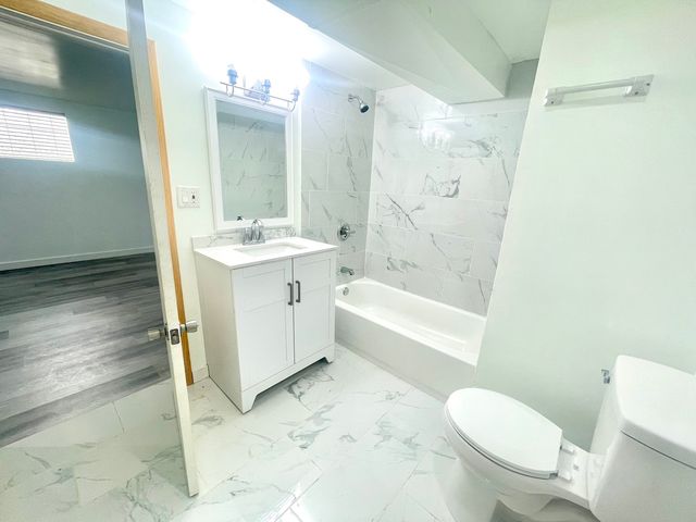847 W 50th Street, Chicago, IL 60609