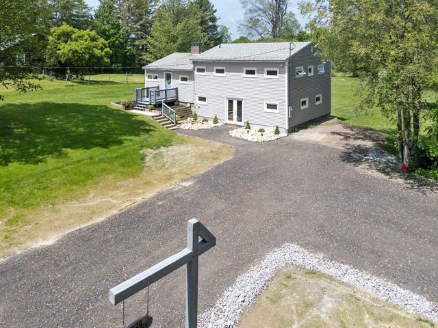 626 County Road, New London, NH 03257