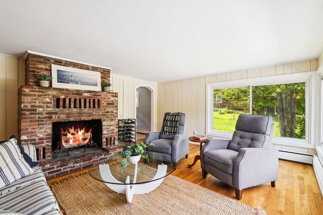 626 County Road, New London, NH 03257